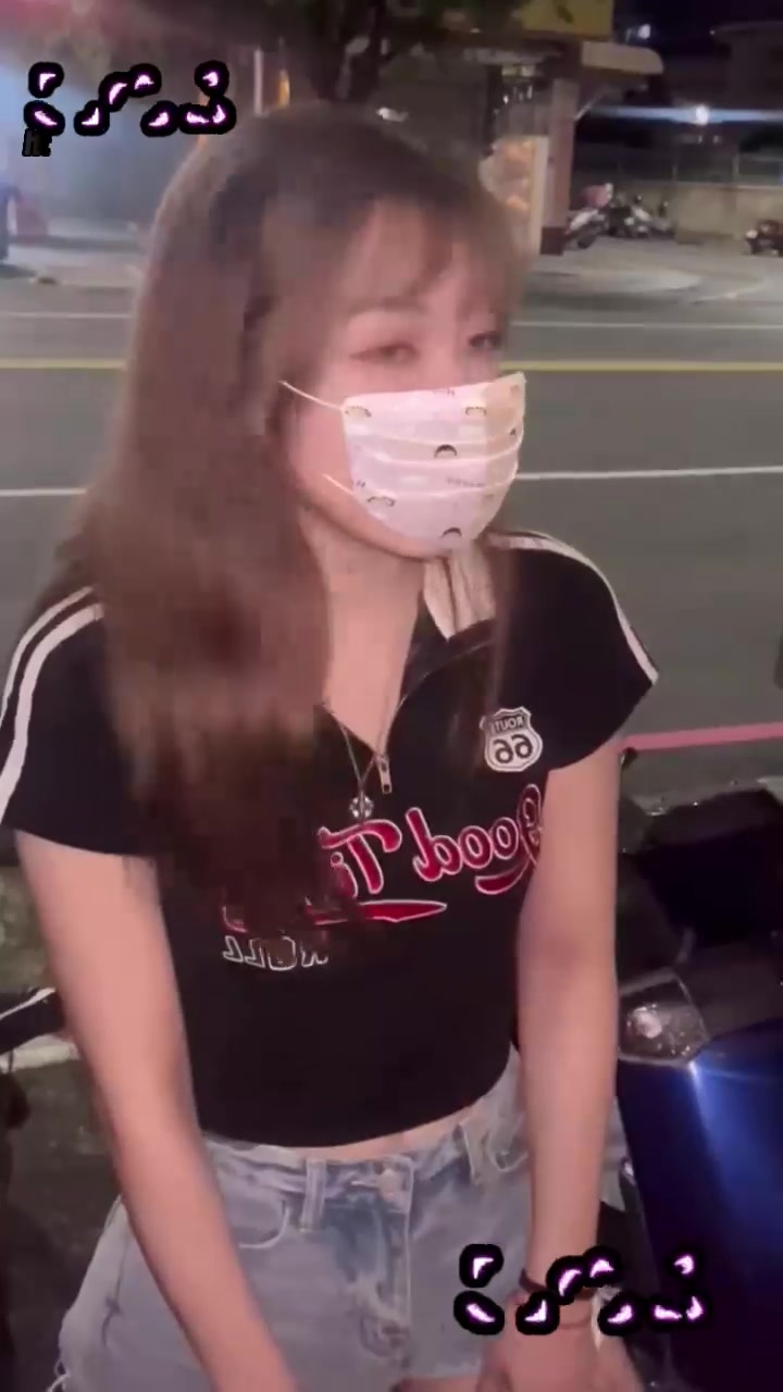 台湾短发学生妹性爱视频 户外调教镜头特写蜜穴放尿 撅臀发骚后入打桩浪叫不停
