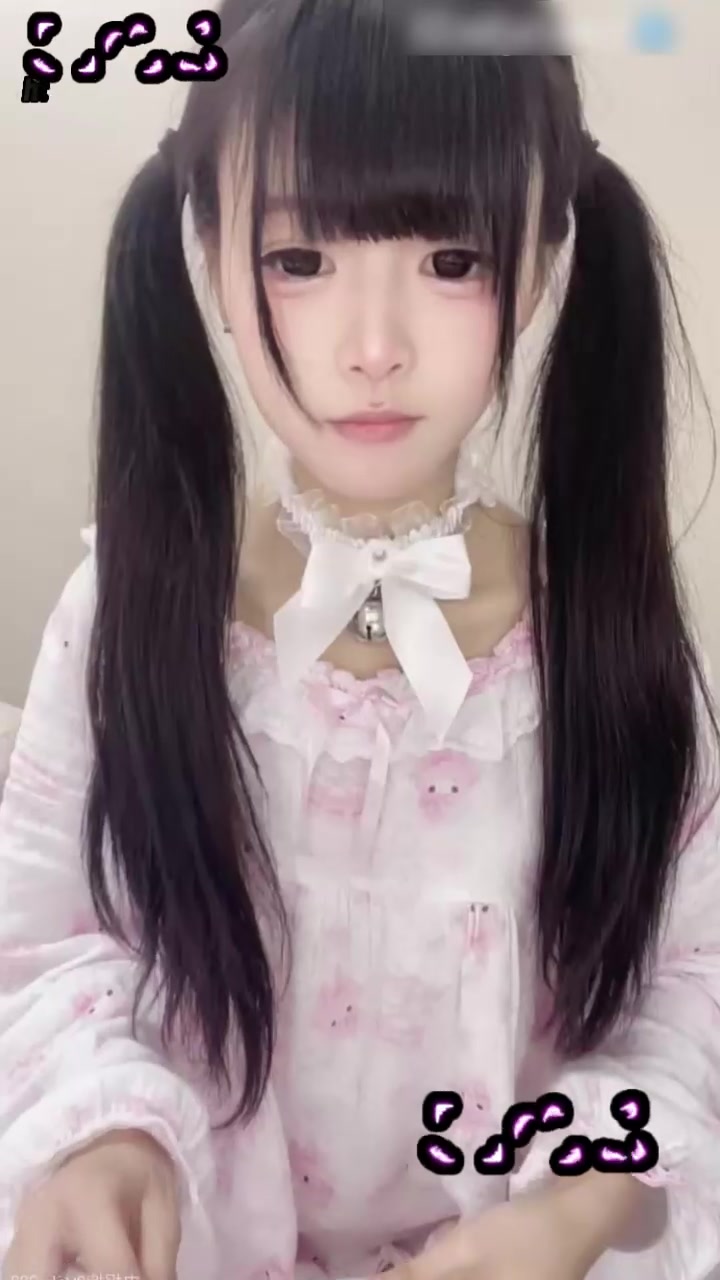 绝美萝莉甜妹 软软咪 付费福利 圆润双乳挺翘粉嫩 紧致白虎鲍娇艳欲滴！