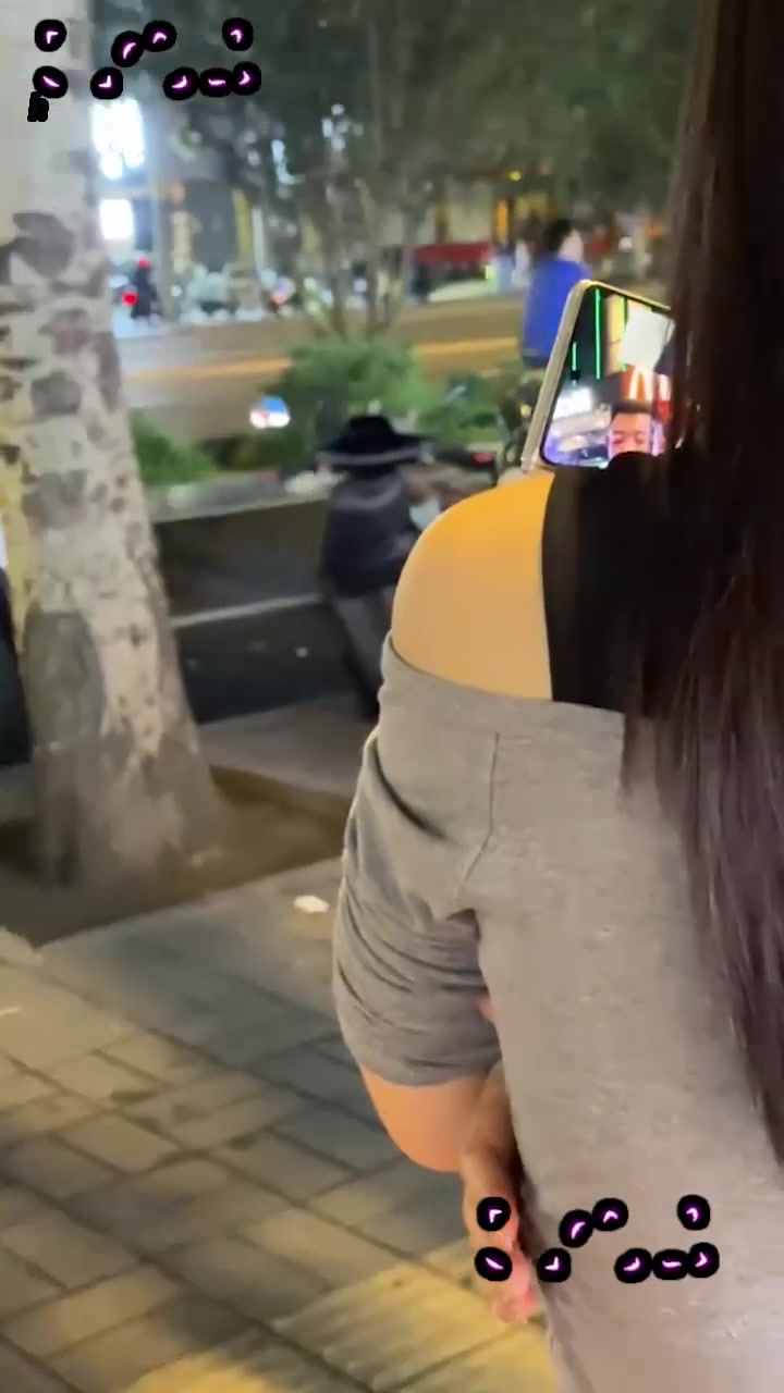 包头三角恋大瓜 富婆深夜抓奸小白脸出轨 拿老娘钱去操别人穴 是嫌老娘不够紧吗