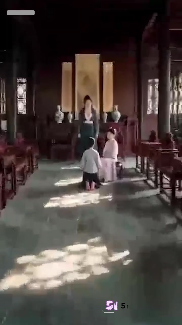 AI成人短剧 一寸金莲情 完整版 百合主仆深夜偷情 三寸玉足摄人心魂！