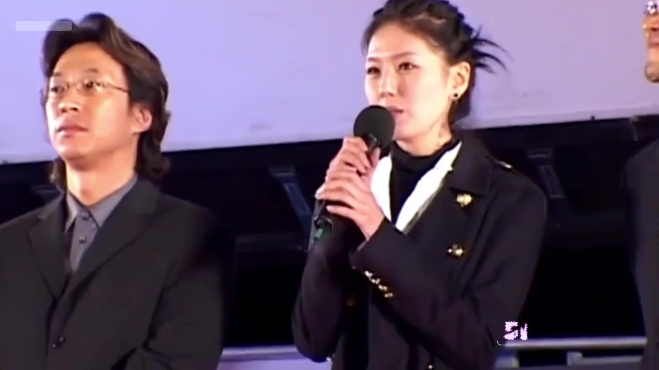 韩国第一狗仔Adwan爆大猛料 12位女星塞跳蛋开演唱会 被财阀远程遥控 1372人调教名单震惊世界2