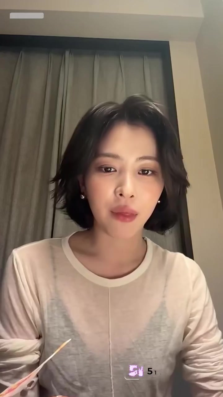 韩国知名女星 申留真 巡演时伸手扣逼惹争议 直播亲释并致歉 却被质疑跳蛋取悦金主！2