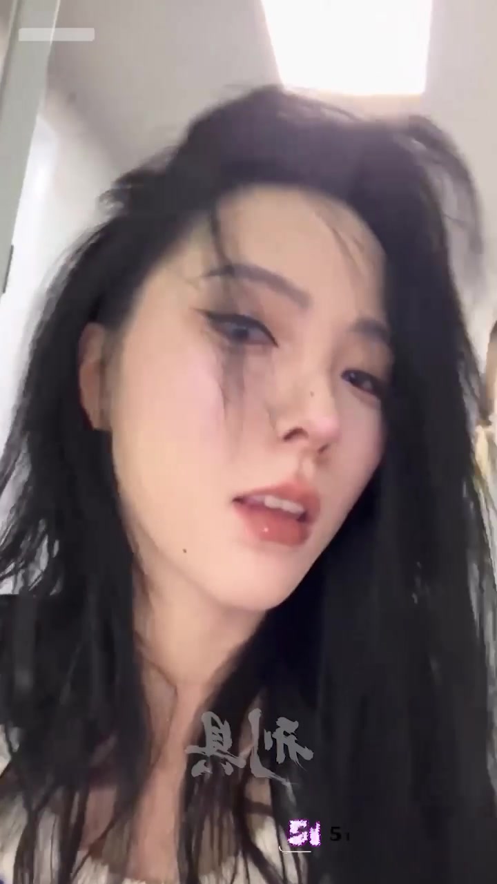 抖音40万粉网红 刑具 金主定制福利 化身暗黑兔女郎道具自慰 呻吟诱人！