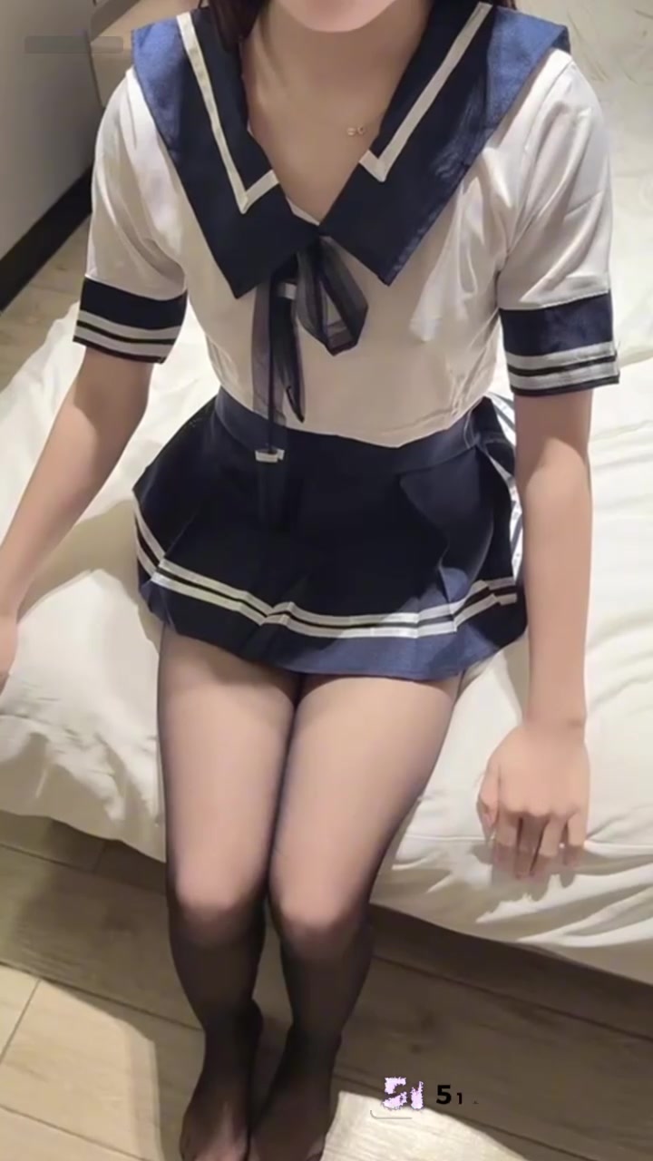 51原创乱伦姐弟情 激战JK黑丝学生妹 性感蜜桃臀圆润诱人 快被榨干了！