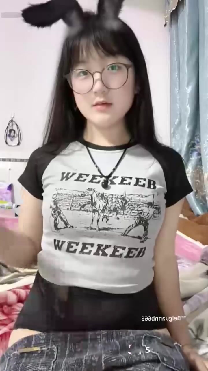 快手网红 呆呆 高价定制福利 童颜巨乳三点粉嫩 道具自慰爽到阿黑颜翻白眼！