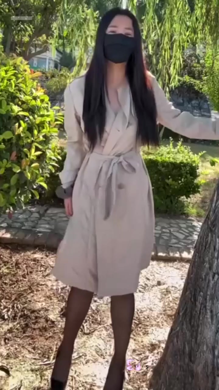 郑州大奶少妇 王依婷 身着情趣内衣户外露出 道具狂震骚穴自慰喷尿 骚劲犹如吃了春药