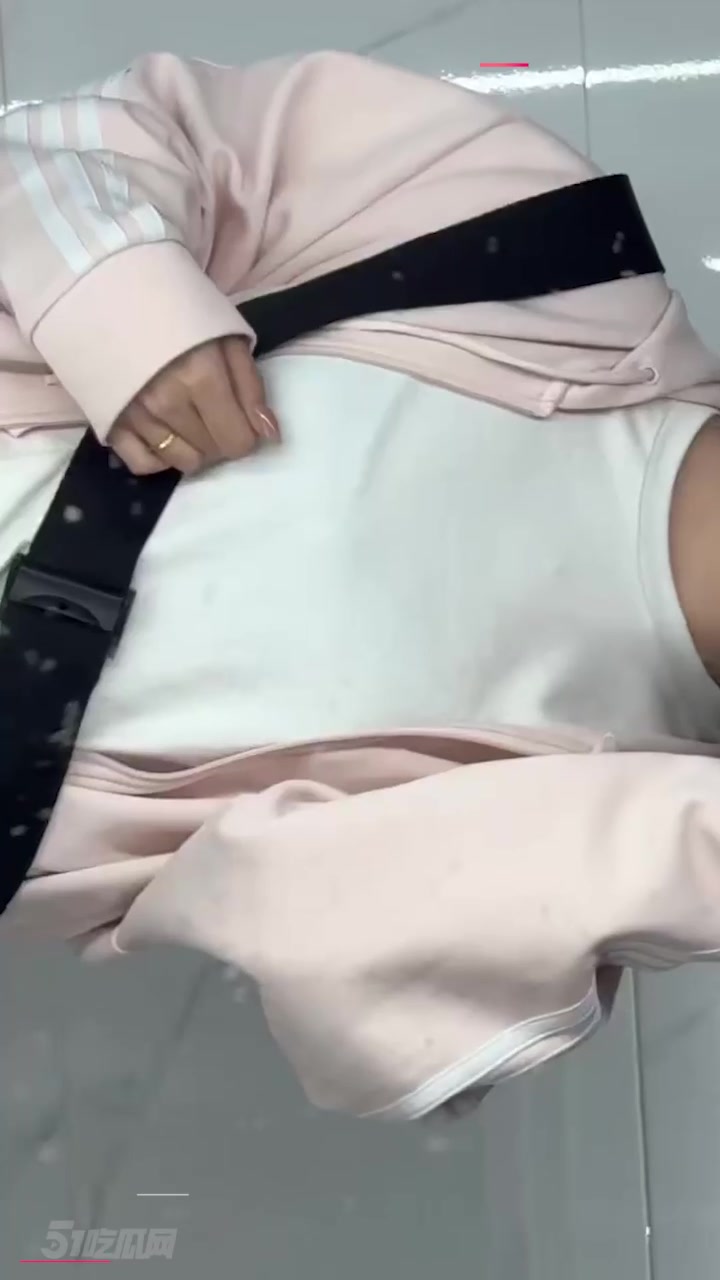 每日大赛之【女友奶子实拍大赛】第三期 欢迎各大瓜友来评审投稿8