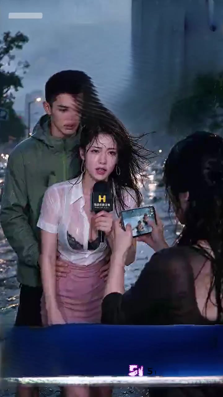 AI成人短剧 女友帮我操闺蜜 第4集 暴雨天透视装闺蜜借宿 天台口交骑乘男友淫靡不堪