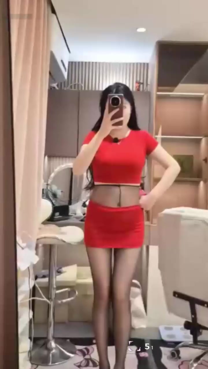 快手网红 迪慕然 自慰佳作 白丝制服展露酥胸蜜穴 道具抽插高潮呻吟蛊惑人心