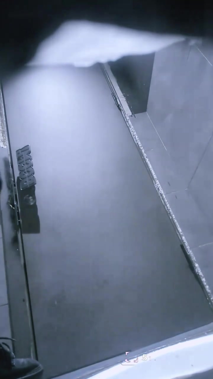 夜总会女厕全景偷拍 多位极品长腿美女 放尿全过程 真实感和冲击力都在线！