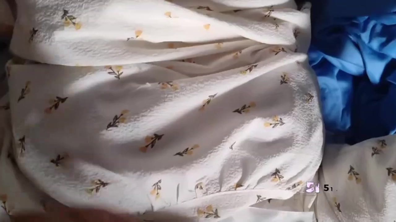 山东商业职业大学生 修紫涵 私密视频 宿舍犯骚手指自慰小穴 简直像只骚母狗！2