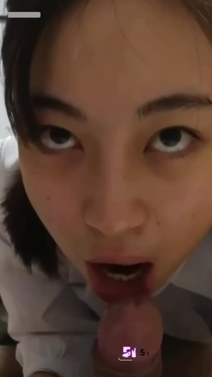 表面正经其实是骚母狗 口交表情享受 撅屁股被操边玩道具 骨子里母畜属性激发！