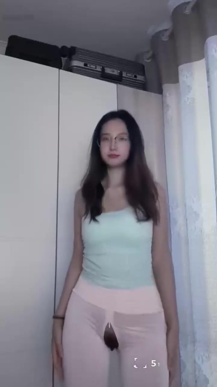 反差少女 小吴不吃鱼 福利合集 情趣制服透视诱人热舞 美乳粉穴扭动发骚不停