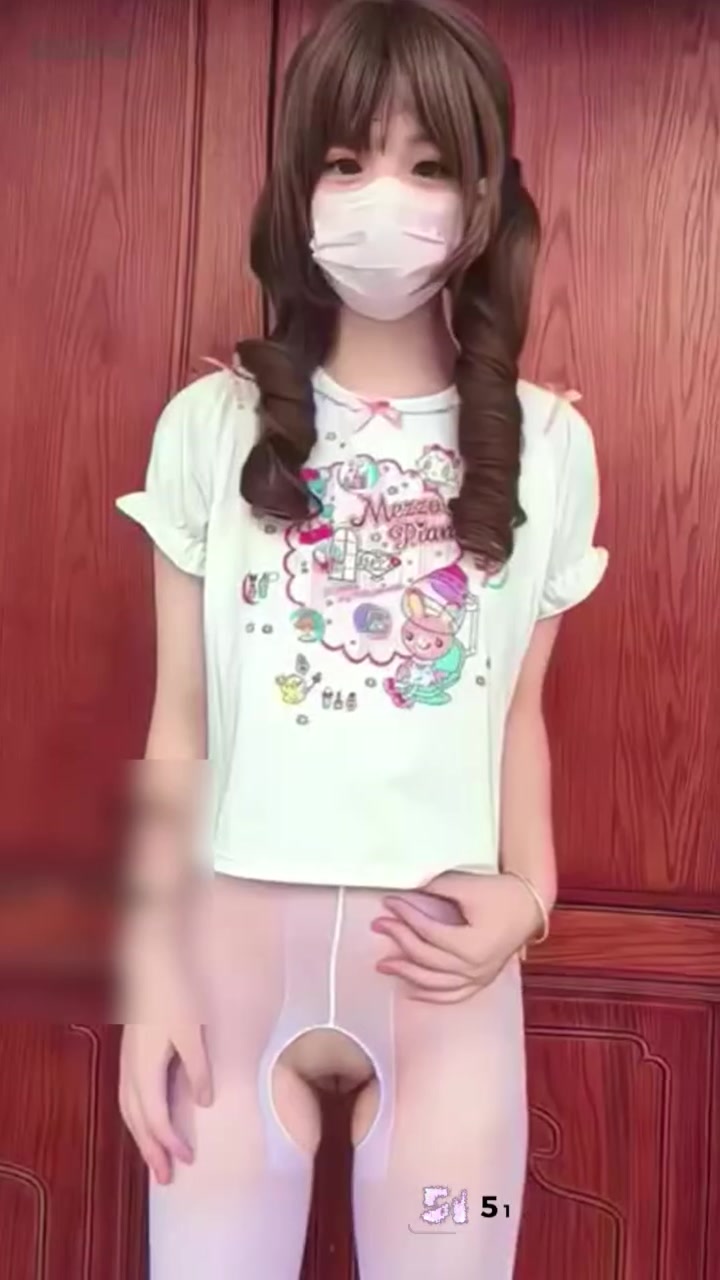 推特萌妹 小喵朵朵 定制裸舞野外露出 圣水摇一边尿一边扭腰 反差拉满简直太骚了