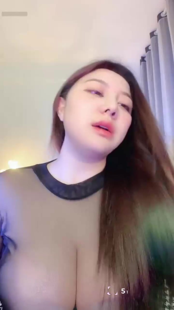 大奶女主播 致命舒芙蕾 直播录屏 透视装裸舞狂甩巨乳 表情妩媚助力肉棒起飞