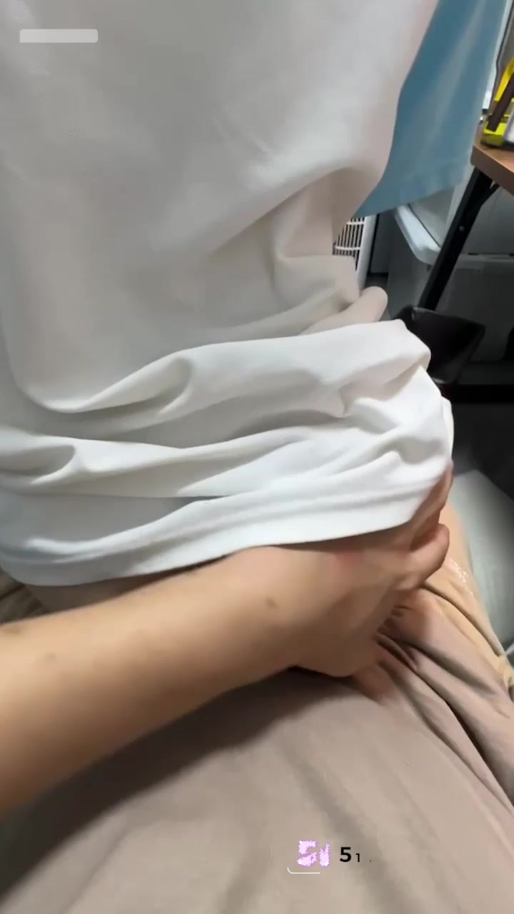 温岭瑜伽店老板娘 珊珊 看黄片聊骚勾搭大学生 不仅退费难还踢群封口 被学员集体扒皮