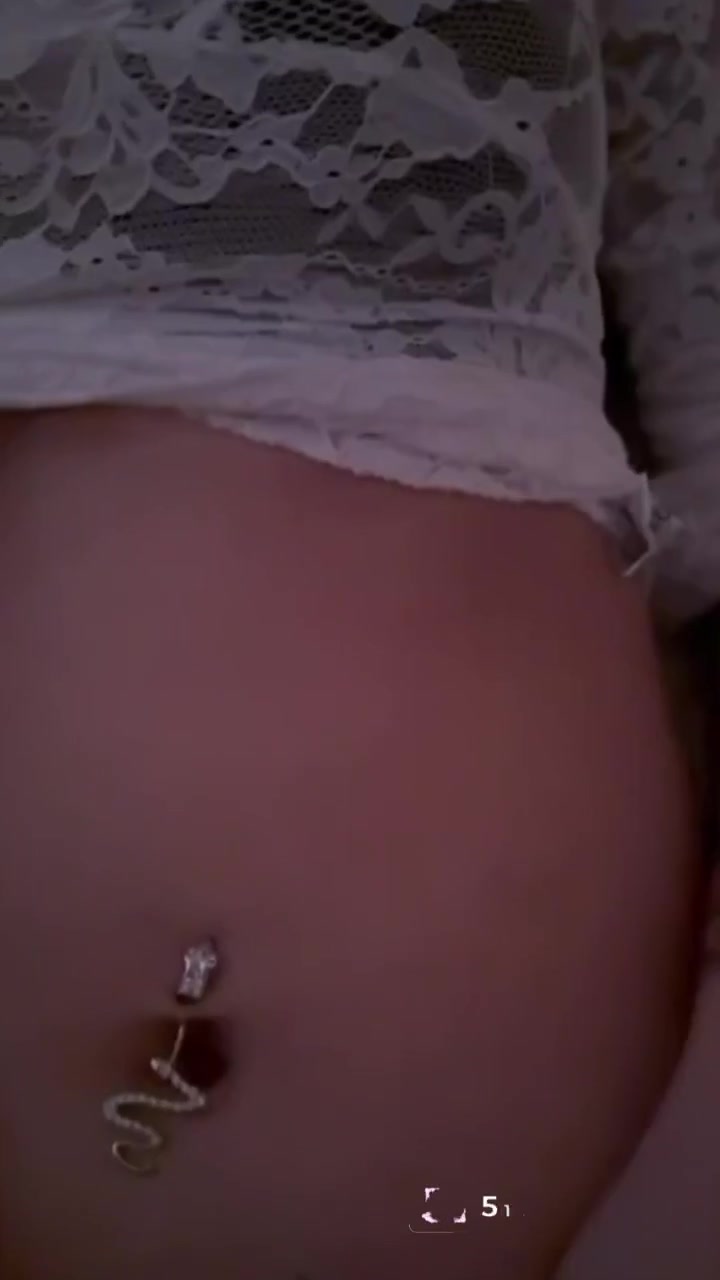 抖音博主 纯爱老师 花背纹身女被盘总玩腻抛弃 流落东南亚夜场做扶手女