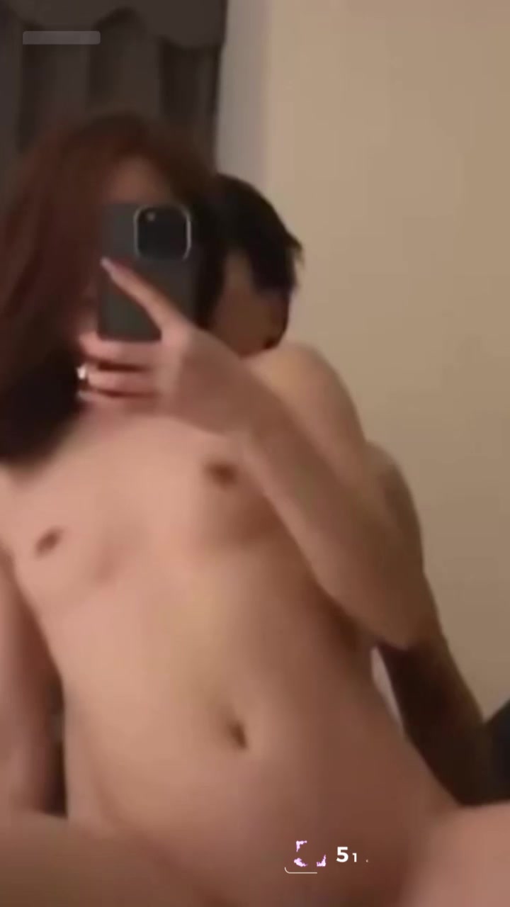 抖音情侣博主 张玮轩 出轨翻车 被女友凡凡酱公开实锤 不雅聊天与视频曝光