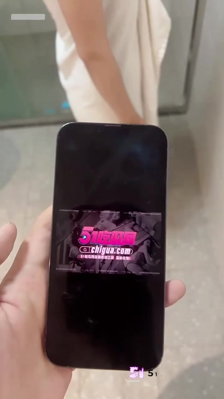 51原创乱伦姐弟情 很久不见的姐姐闺蜜酒店偷情 浴室跪地深喉后直接激情大战！