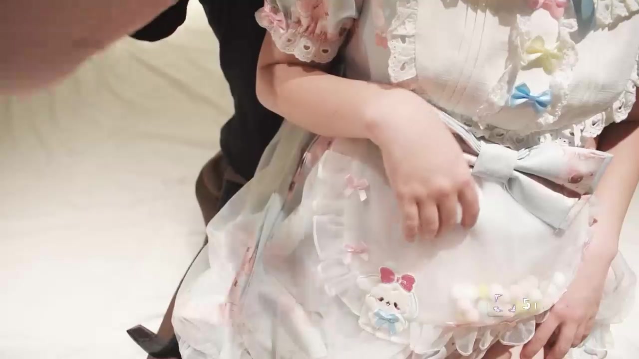 二次元萝莉 猫屋少女 定制福利 身穿制服扛腿中出呻吟浪叫 白皙酮体任由蹂躏爽翻天际