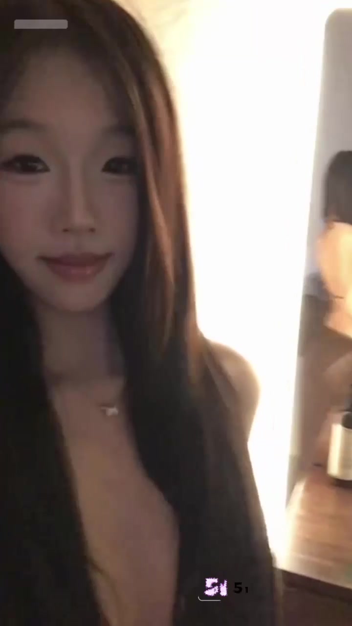 杭州单眼皮美女性爱私拍被曝 体瘦奶大白虎穴 假屌自慰被后入狠操 堪称珍品尤物2