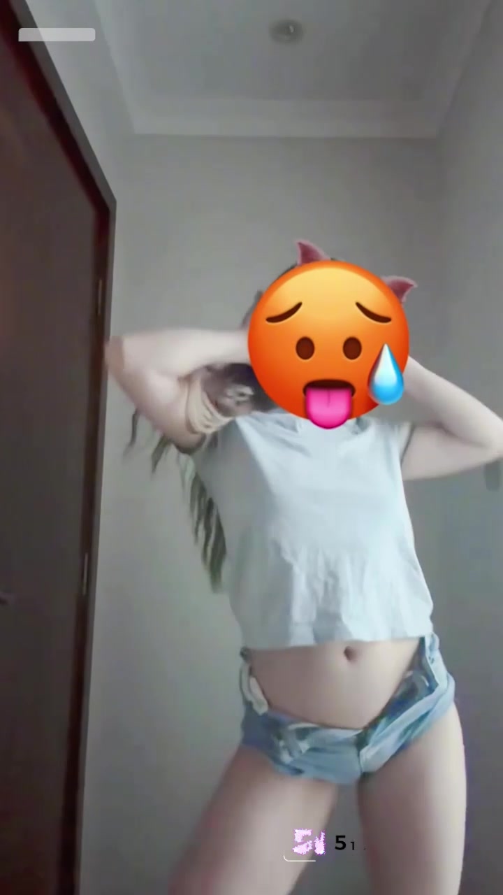 抖音极品舞蹈老师 刚子 骚舞福利 扭腰抖奶边跳边脱 热裤褪下露穴顶胯！