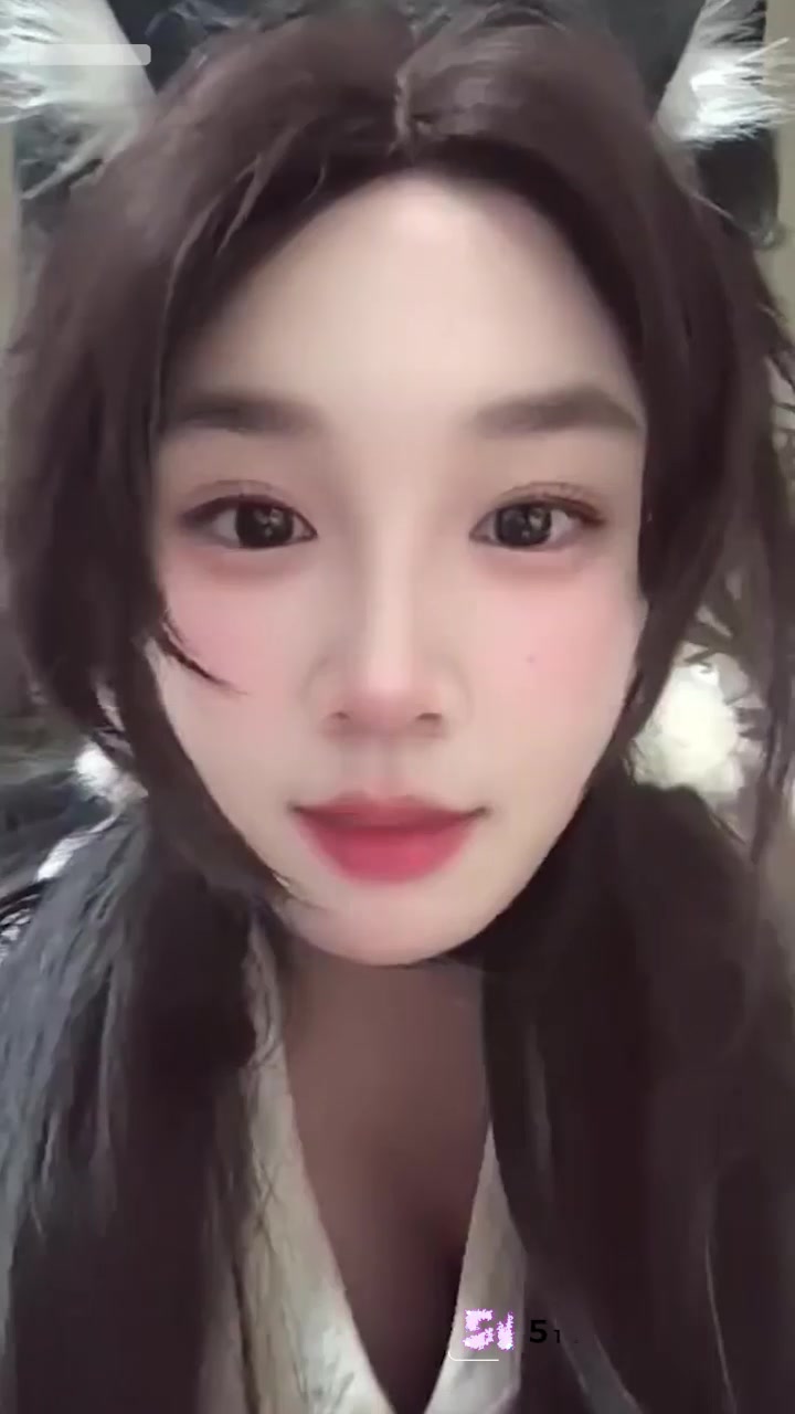 山东微胖反差婊 贾婷婷 欠债不还裸贷自慰视频被曝光 大奶母狗掰穴诱惑太骚了！