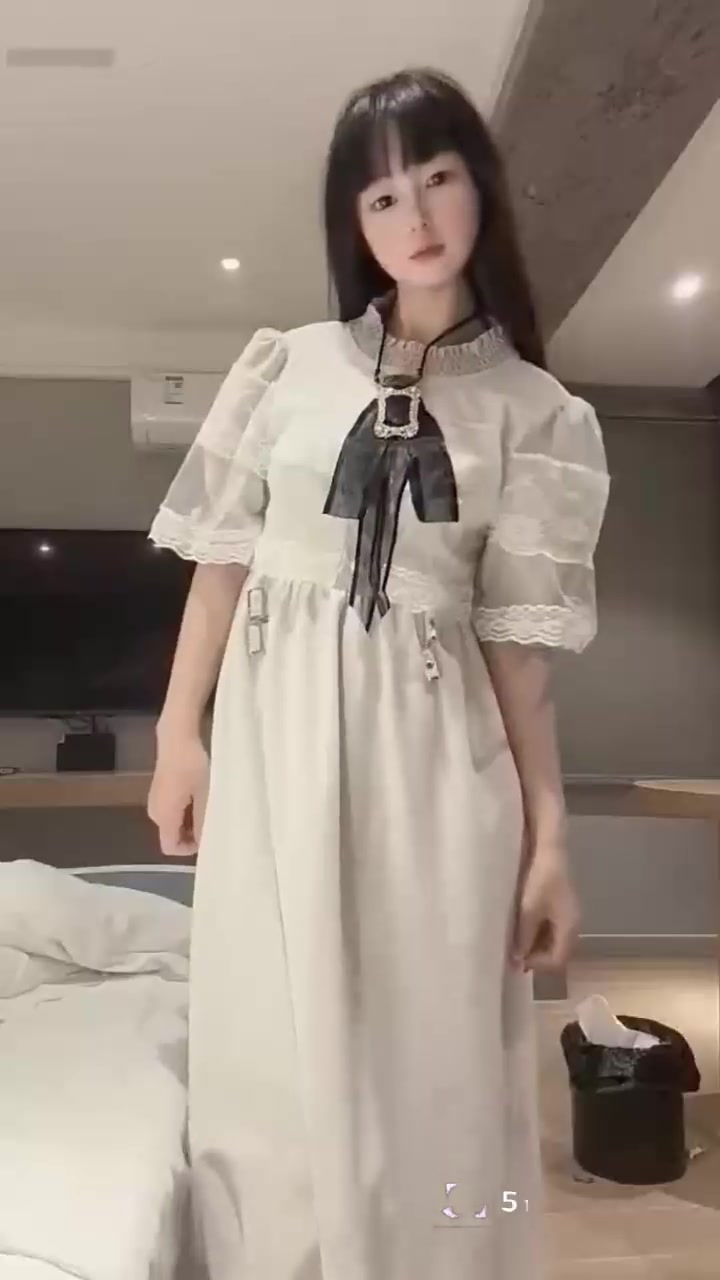 陕西学生妹 韩露 裸贷视频流出 浑圆美乳近距离特写 脸穴同框自慰发骚