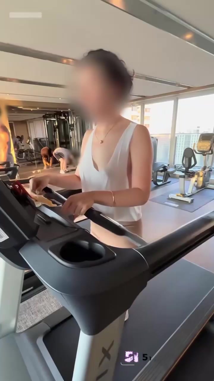 台湾健身网黄 nina小蜜桃老师 化身补习老师偷情男家长 被深喉操嘴后入内射 淫浪诱人